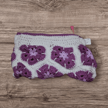 Load image into Gallery viewer, African flower zipper pouches - makeup bag - Mariposa Rainbow Boutique
