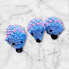 Load image into Gallery viewer, Hedgehog sensory crochet toy - Mariposa Rainbow Boutique

