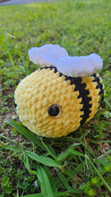 Load image into Gallery viewer, MEDIUM BEES - Mariposa Rainbow Boutique
