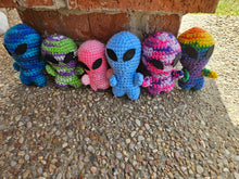 Load image into Gallery viewer, Pocket Aliens Buddies - Mariposa Rainbow Boutique
