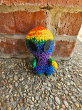 Load image into Gallery viewer, Pocket Aliens Buddies - Mariposa Rainbow Boutique
