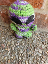 Load image into Gallery viewer, Pocket Aliens Buddies - Mariposa Rainbow Boutique
