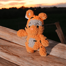Load image into Gallery viewer, Pooh and friends - Mariposa Rainbow Boutique
