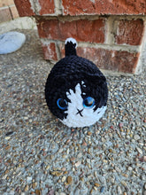 Load image into Gallery viewer, Small Loaf Cats - Mariposa Rainbow Boutique
