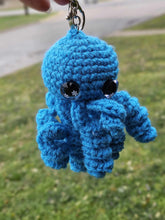 Load image into Gallery viewer, Small Octupus Keychains - Mariposa Rainbow Boutique
